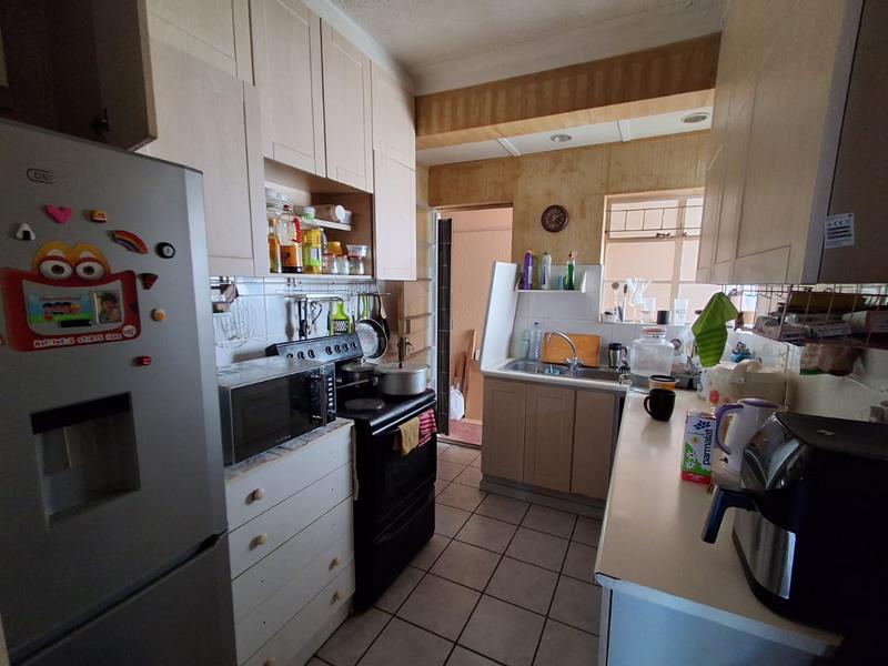 3 Bedroom Property for Sale in Sea Point Western Cape
